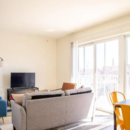 Sunlit Modern Apartment With Balcony